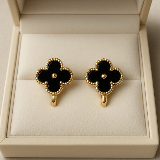 Elegant Clover Stud Earrings – Black Onyx / White Mother of Pearl