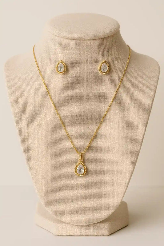 Anti-tarnish gold teardrop pendant set with earrings in jewelry box