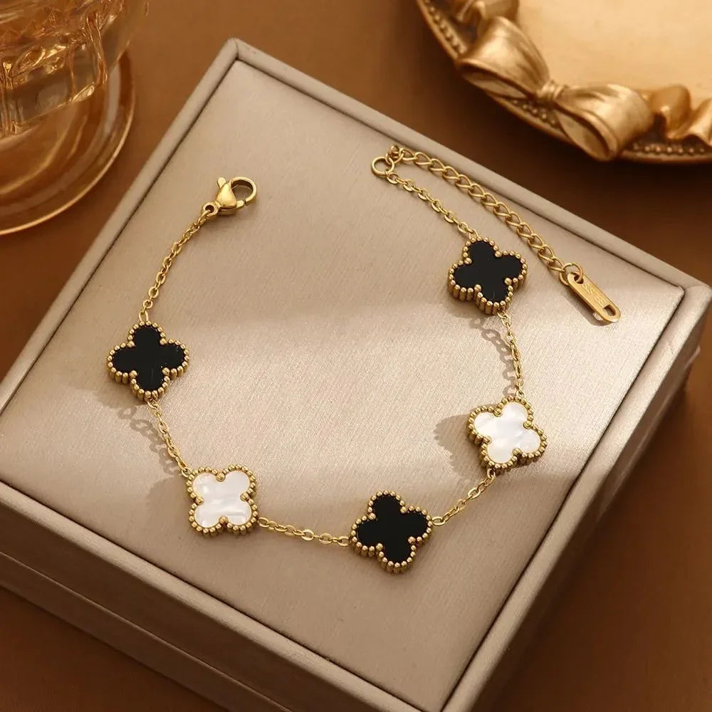 Clover Charm Anti-Tarnish Bracelet (2 Variants)