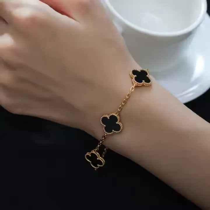 Clover Charm Anti - Tarnish Bracelet (2 Variants) - Gems and Glitter anta - tarnish