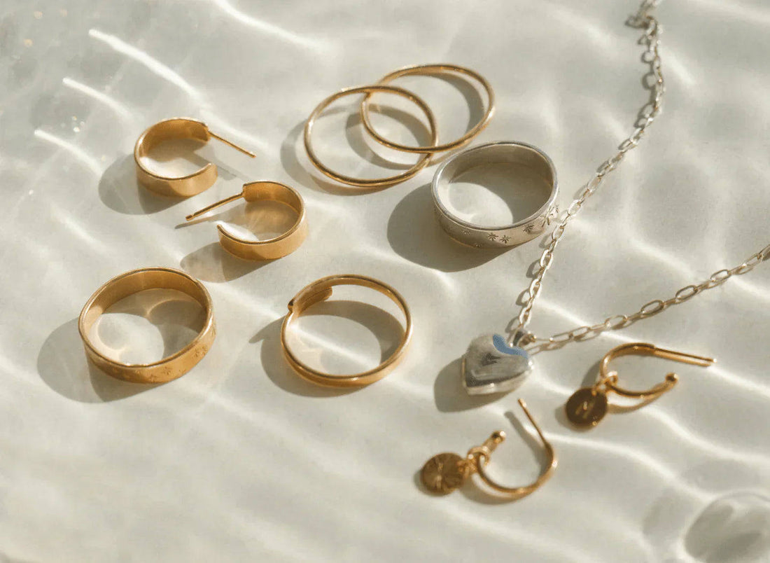 Why Jewellery Tarnishes (And How Anti-Tarnish Jewellery Actually Works) Gems and Glitter