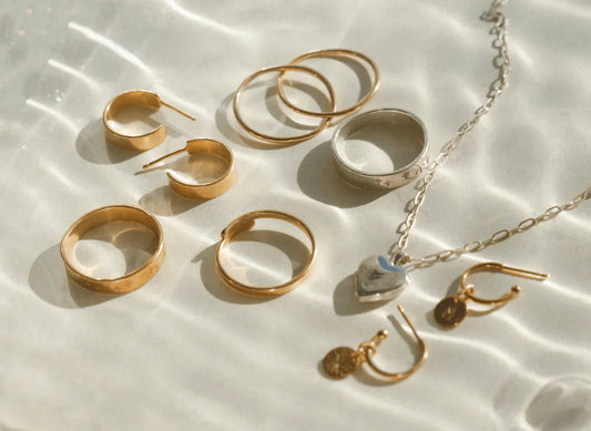 Why Jewellery Tarnishes (And How Anti-Tarnish Jewellery Actually Works) Gems and Glitter
