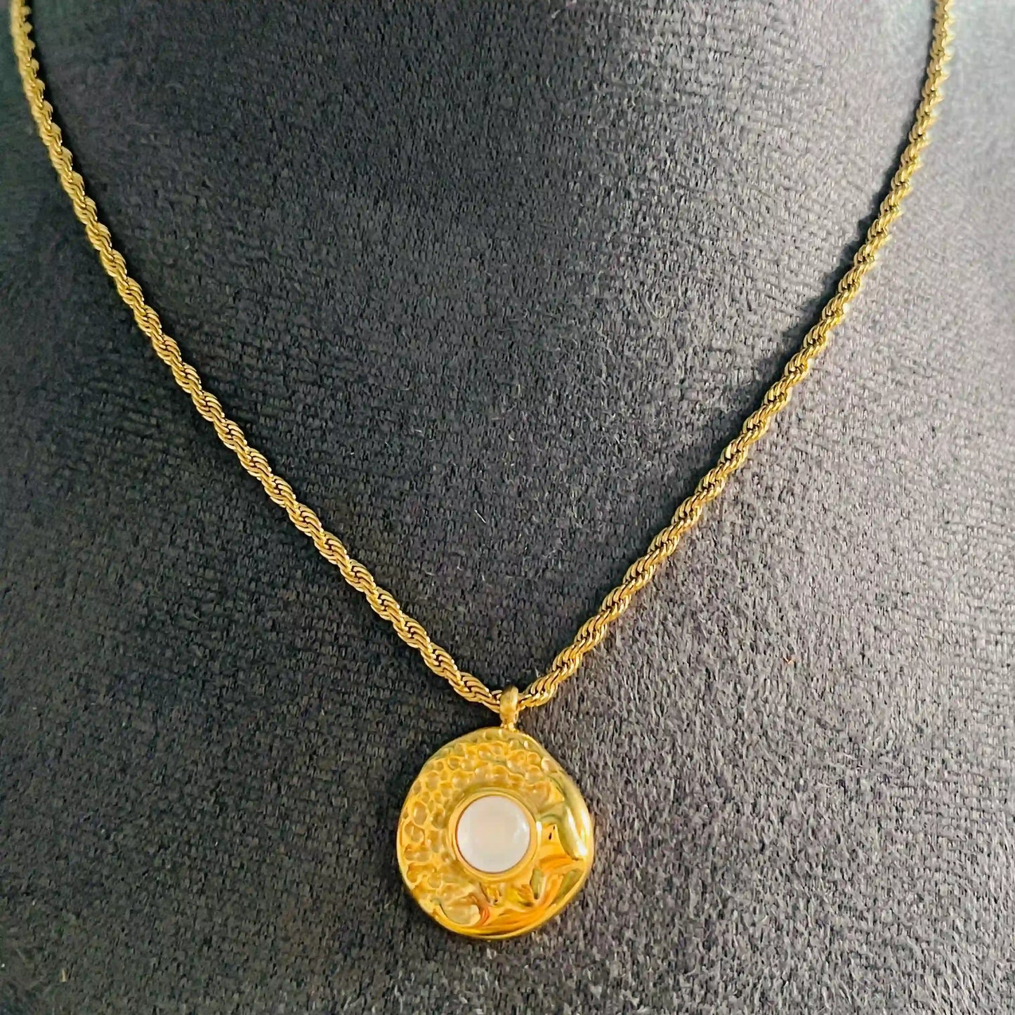 Anti-Tarnish Pearl Glow Pendant with Gold Chain