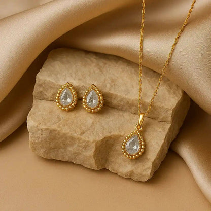 Anti-tarnish gold teardrop pendant set with earrings in jewelry box