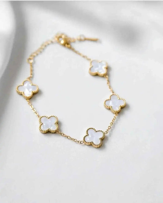 Clover Charm Anti-Tarnish Bracelet (2 Variants) – Elegant & Waterproof Gems and Glitter