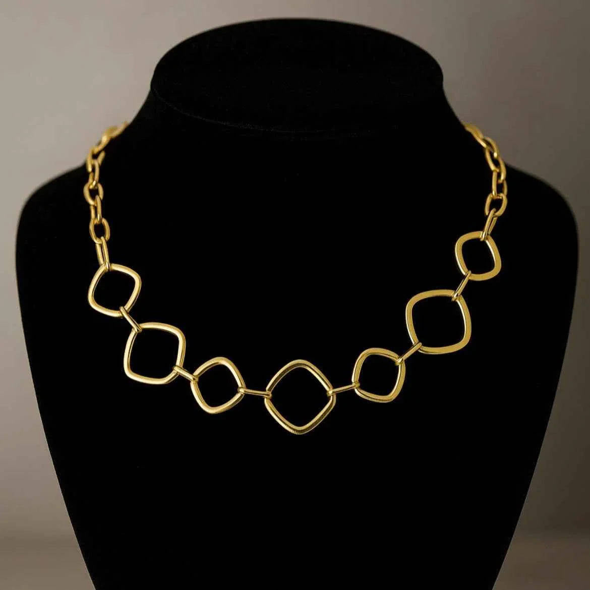 Gems and Glitter Gold-Tone Link Necklace – Bold Statement Jewelry | Anti-Tarnish, Stylish & Durable - Gems and Glitter